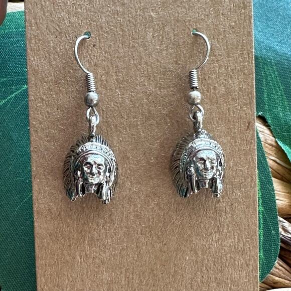 BOGO FREE Indian Chief Native American Head Dress Earrings Silver Jewelry - Picture 1 of 4